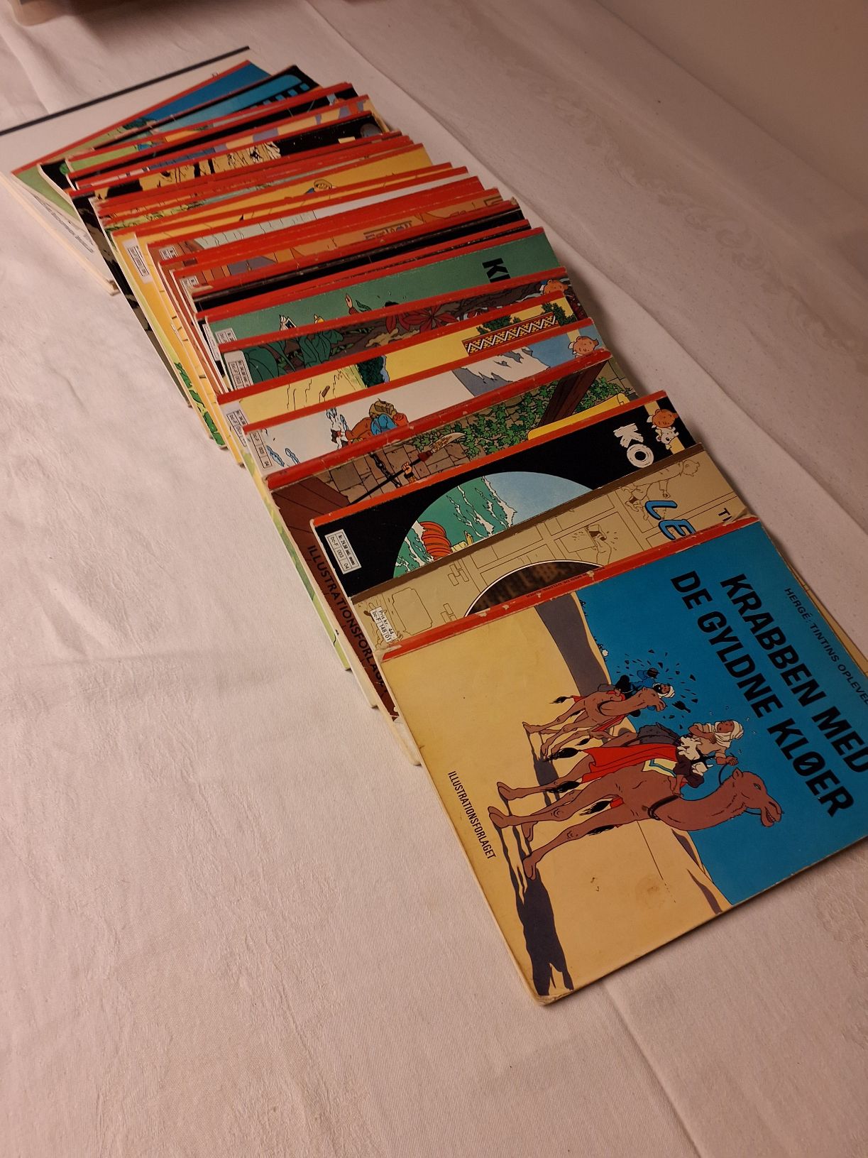 Tintin tegneserie, 2 billeder og 1 bog